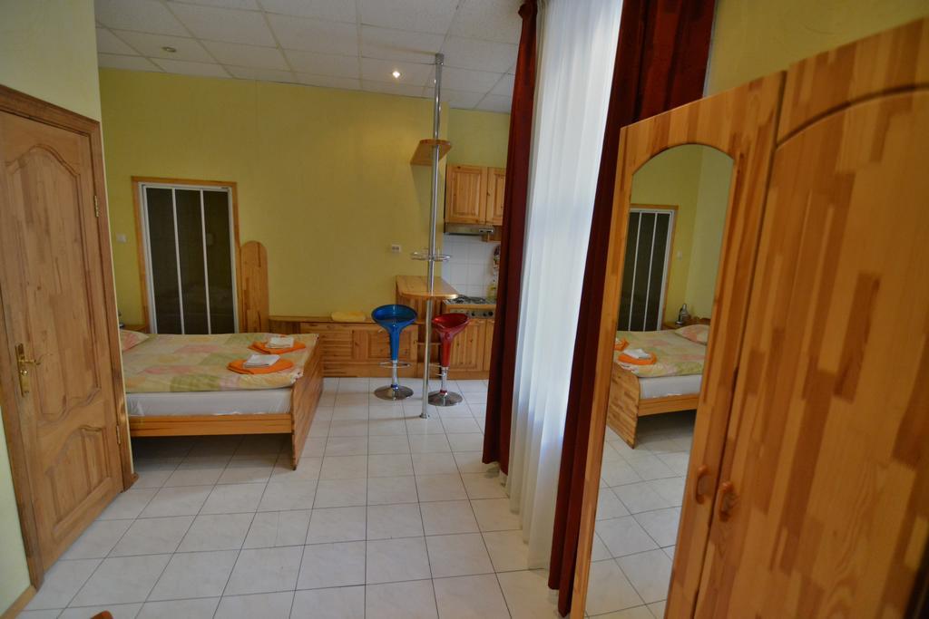 Hotel Multilux With Self Check-In Riga Exterior foto